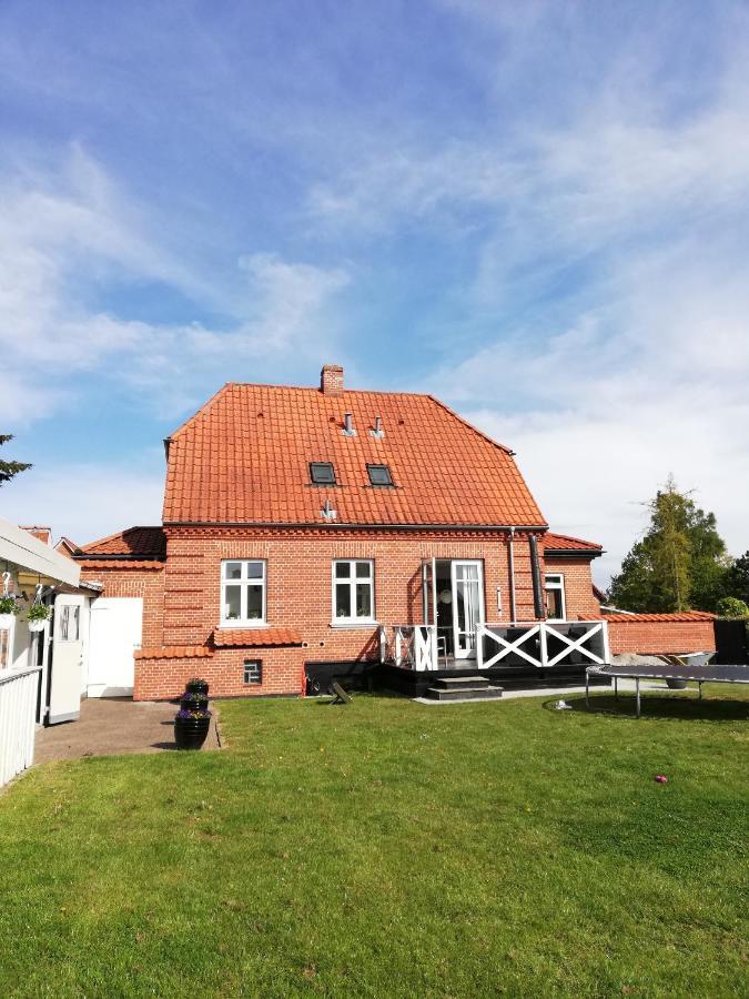 H. C. Lumbyes Vej - Kaelderlejlighed Odense Extérieur photo